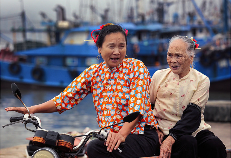 Quanzhou: City of vibrant colors, traditional dresses and salt