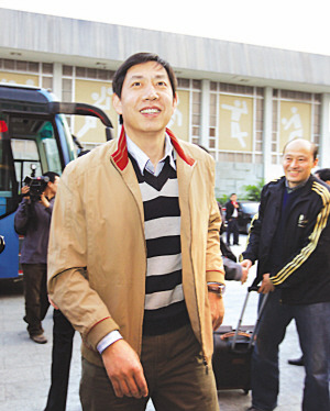 低調(diào)王寶全打個(gè)照面就消失 女排姑娘堪稱最潮