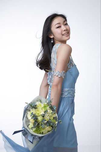 金妍兒賽場外美麗綻放