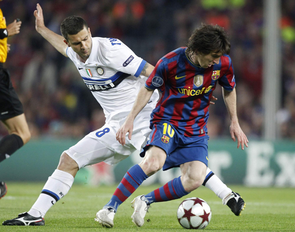 歐冠：10人國米0:1小負巴薩仍晉級 時隔38年進決賽