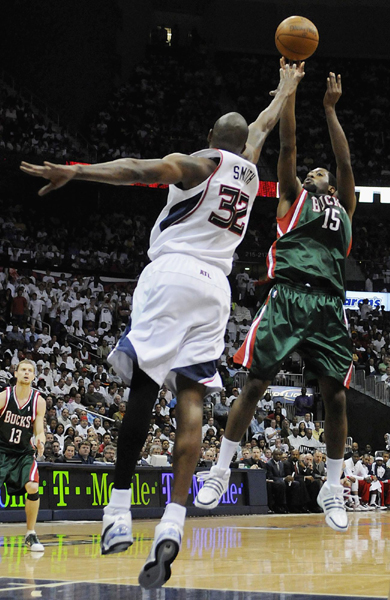 NBA季后賽:雄鹿頂翻老鷹 掘金扳倒爵士