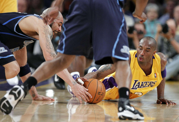 NBA：科比30分“三叉戟”發(fā)威 湖人勝爵士2:0