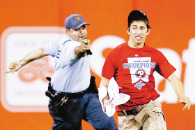 美職棒大聯(lián)盟現(xiàn)驚人暴力 警察開槍擊暈球迷