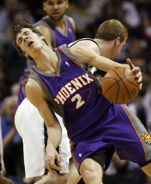 NBA:“獨(dú)眼”納什帶太陽率先晉級(jí) 馬刺被0:4橫掃