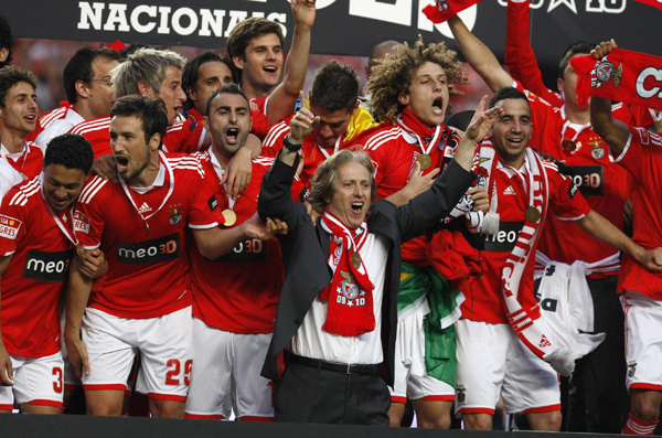 本菲卡隊(duì)獲得第32個(gè)葡超冠軍