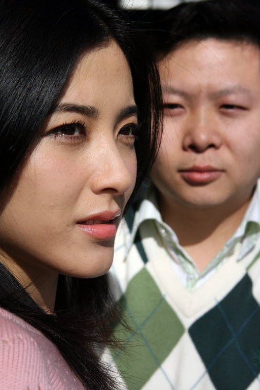 男人裝女星曾黎會客吉新鵬 搭檔奧運冠軍拍寫真