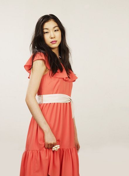 金妍兒成人禮拍四色寫真 性感迷人系于一身