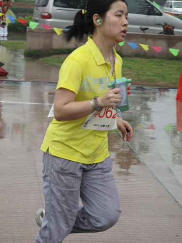 四體會無線電測向比賽 風(fēng)雨無阻顯實力