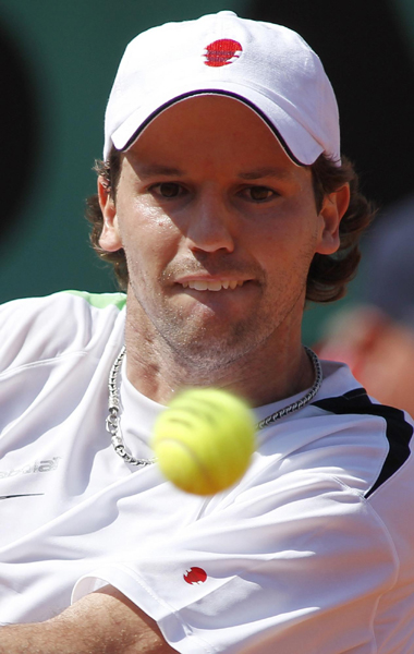 法網(wǎng)：大威輕松晉級(jí) 阿扎倫卡、桑切斯連遭爆冷