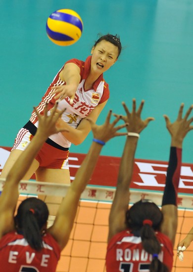 女排精英賽：中國(guó)女排1:3不敵多米尼加