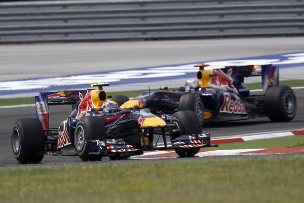 F1土耳其站紅牛內(nèi)斗自殘 漢密爾頓首勝邁凱輪