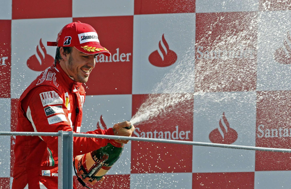 F1意大利站：阿隆索逆轉(zhuǎn)奪冠 漢密爾頓撞車退出