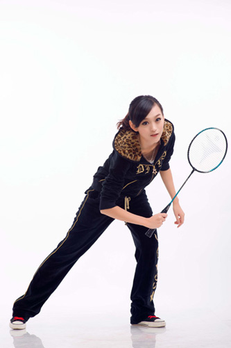“小周迅”扮羽球?qū)氊? style=