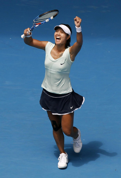 澳網(wǎng)：李娜完勝佩特科維奇 連續(xù)兩年打入四強(qiáng)