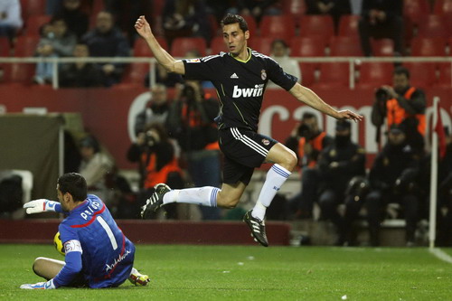 國王杯：本澤馬單騎救主 皇馬客場(chǎng)1:0勝塞維利亞