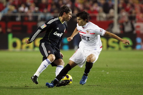 國(guó)王杯：本澤馬單騎救主 皇馬客場(chǎng)1:0勝塞維利亞