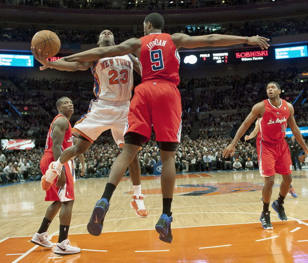 小斯23分尼克斯主場落敗 格里芬21分快船復(fù)仇