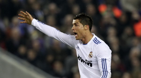 西甲：卡西閃電紅牌C羅助絕殺 皇馬差5分緊追巴薩