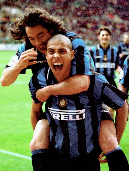 情人節(jié)羅納爾多正式宣布退役 結(jié)束18年職業(yè)生涯