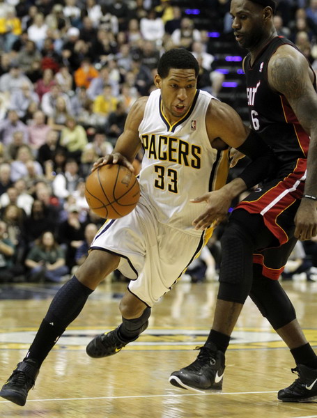 韋德41分三巨頭合砍90分 熱火終結步行者三連勝