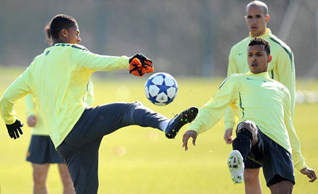 曼聯(lián)訓練納尼加入 卡里克復(fù)出維迪奇恐缺陣