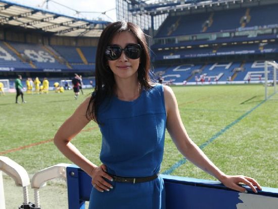 李冰冰出席切爾西晚宴 與魔獸相談甚歡