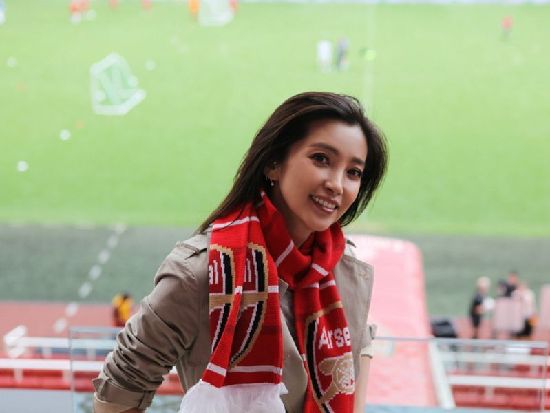 李冰冰出席切爾西晚宴 與魔獸相談甚歡