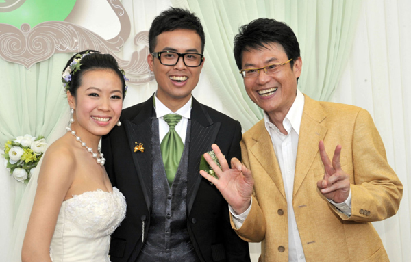 傅家俊與未婚妻陳建螢共諧連理