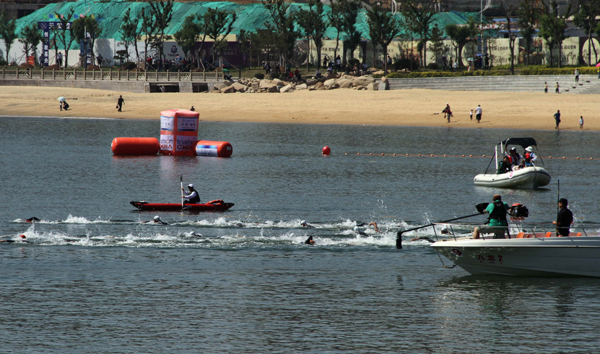 2011“華夏城杯”威海國(guó)際鐵人三項(xiàng)賽開賽