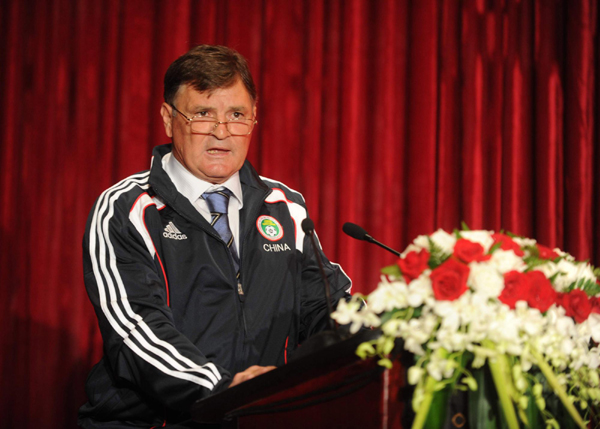 足協(xié)宣布卡馬喬正式出任中國男足國家隊(duì)主教練