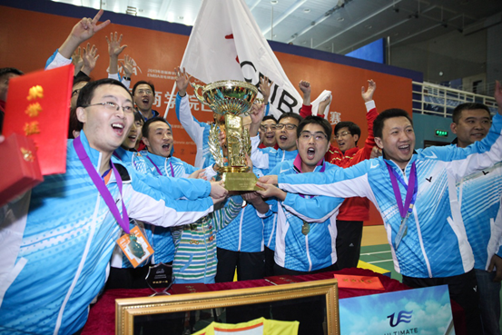 首屆商學(xué)院EMBA羽毛球團(tuán)體賽落幕中歐隊(duì)獲得冠軍