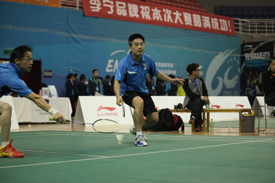 首屆商學(xué)院EMBA羽毛球團(tuán)體賽落幕中歐隊(duì)獲得冠軍