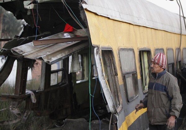 Bloody train derailment shocks Egypt