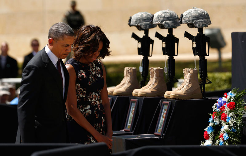 Obama pays tribute to victims in Fort Hood shooting