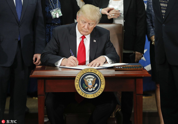 Trump orders to build wall but Mexican migration to US is plummeting