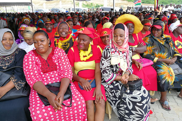 Kenya expands infrastructure with new Chinese-built train