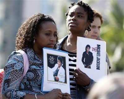 Michael Jackson's death stuns fans across US