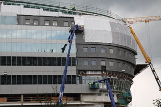 中國(guó)第一高樓簽約幕墻龍頭遠(yuǎn)大