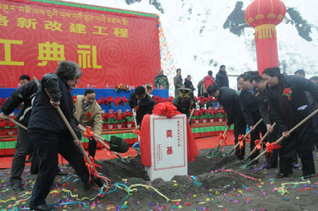 墨脫公路新改建工程正式開工建設(shè)