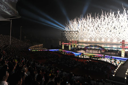 瀏陽煙花　縹緲夜空盛情燃放