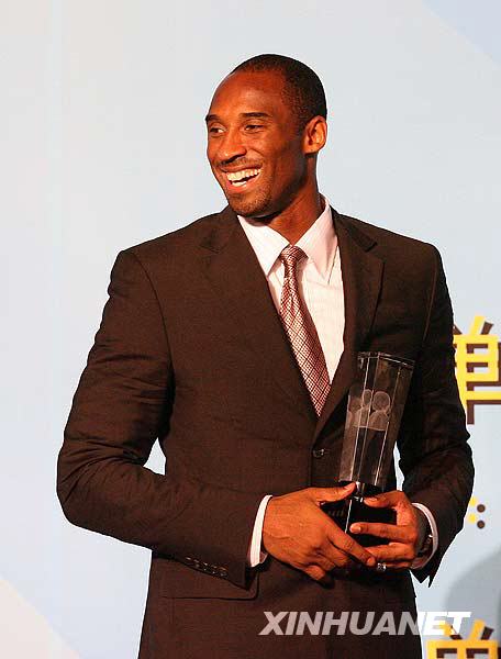 科比中國基金向四川地震災區(qū)的兒童捐款[組圖]