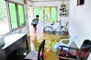 臺(tái)風(fēng)巨爵造成廣東百萬人受災(zāi)1人失蹤(組圖)