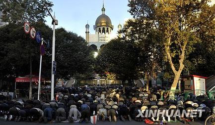 中國各地穆斯林喜度開齋節(jié)