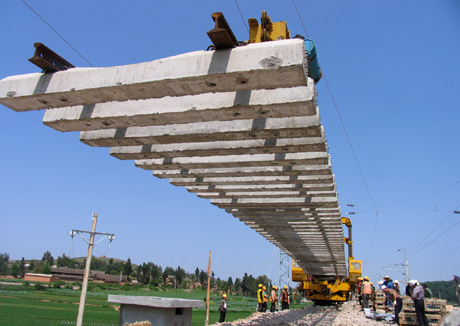 昆明鐵路局：加快鐵路建設(shè) 支持地方經(jīng)濟社會發(fā)展