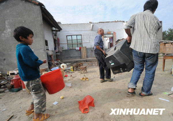 大愛(ài)無(wú)悔別故土——南水北調(diào)中線庫(kù)區(qū)移民搬遷側(cè)記