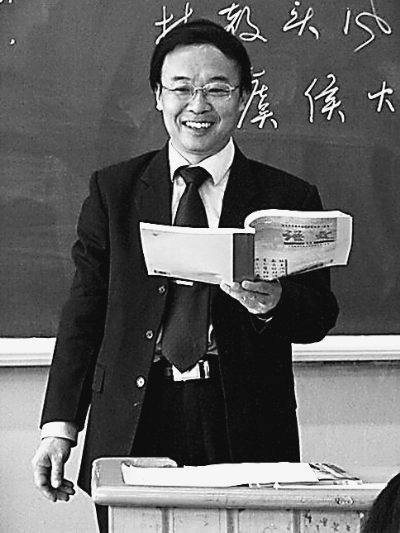 校長(zhǎng)回應(yīng)溫總理教改意見教師地位為何總沒