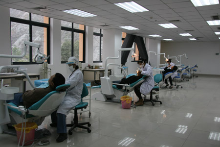 汶川縣醫(yī)院告別板房（組圖）